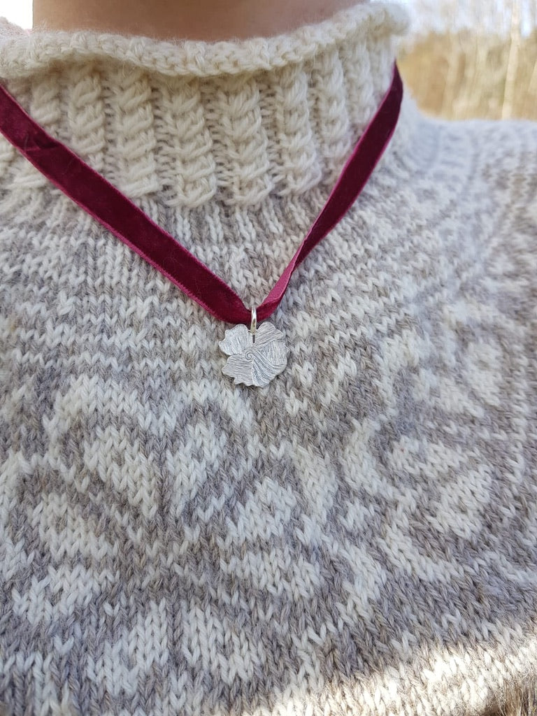 Flora Pendant